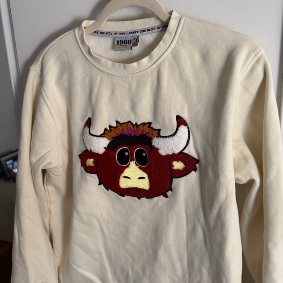 CHICAGO BULLS 1966 OFF WHITE BENNY CREWNECK SWEATSHIRT - Picture 6 of 7